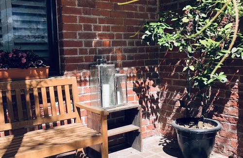 Bathurst House | Divine Central Terrace in Bathurst