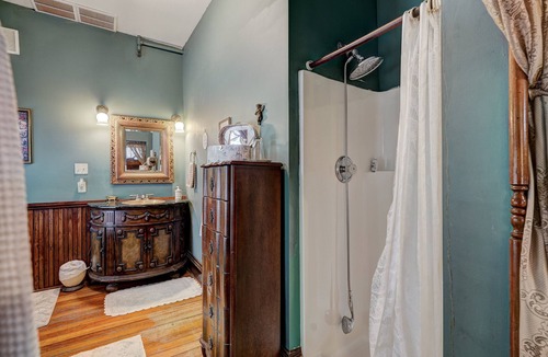 Midtown House | Divine Providence