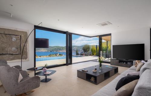 Cove Rogacic House | Divine View Villa