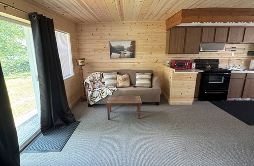 Gaylord Hotel | Dixon Lake Resort
