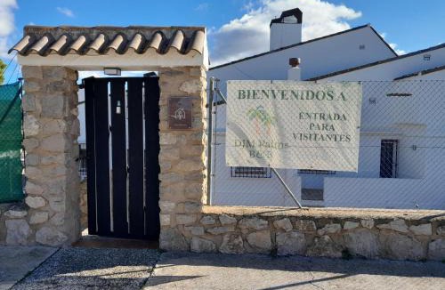 Ayora Bed & Breakfast | DJM Palms - Shared Casa Rural - Casa Rural Compartida - No es una casa privada