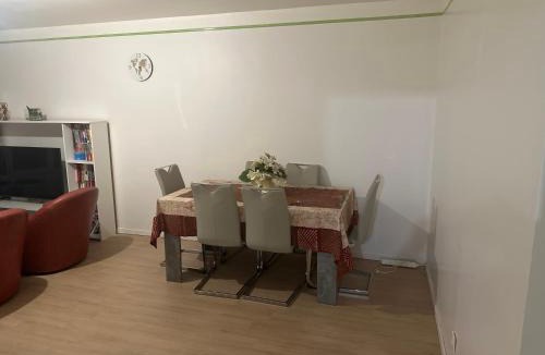 Torcy House | DLTA Hote