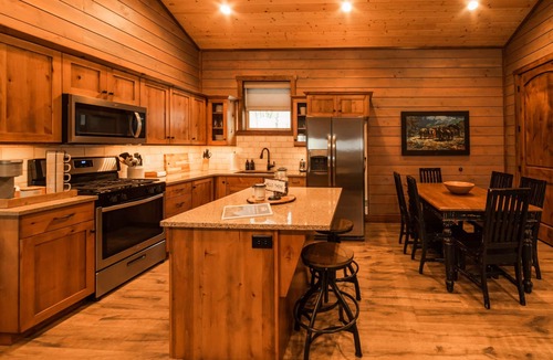 Preston House | DMR Cabin 4 | Two-Level | Max Capacity 16