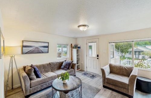 Winchester Bay House | DnA Tiny beach House