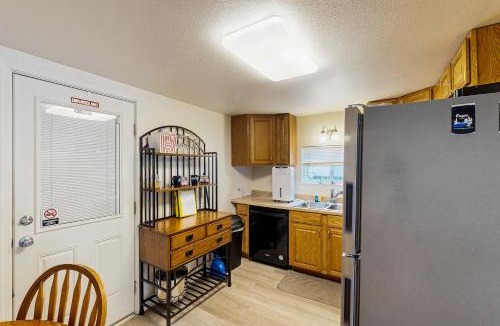 Winchester Bay House | DnA Tiny beach House