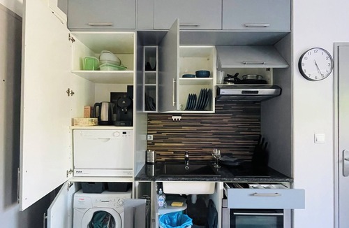 Bourgfelden Apartment | Dnn: Stylish Studio Wifi, Netflix Basel Airport