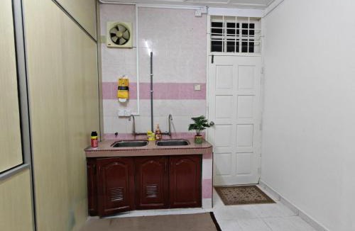 Kampung Telaga Nibong House | DnRoses Inn