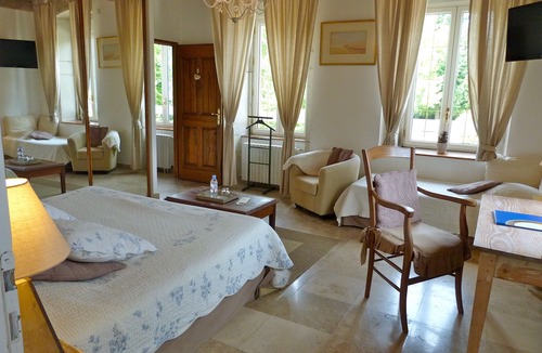 Les Avenieres House | Domaine Du Manoir