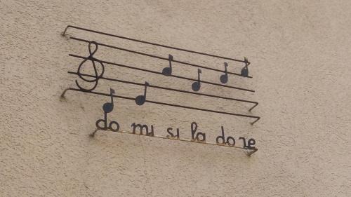 Exincourt House | do mi si la do ré