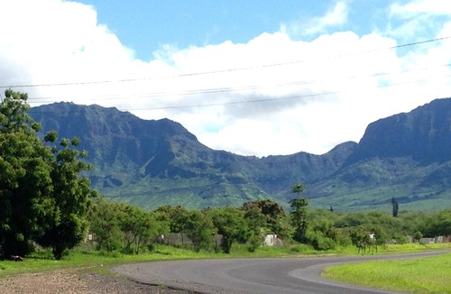 Waianae House | DO NOT BOOK THIS LISTING, SEE MY other LISTING :4 bdrm2 bath. Exact same listing