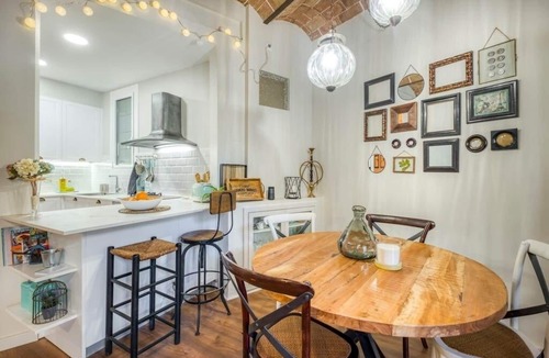 Dreta de l'Eixample Apartment | Do you want to be at home?