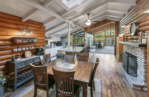 Flat Hollow Marina House | Doc's Lake Escape - Covered slip, Hot tub Fire Pit