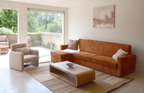 Auneau Villa | Docatange