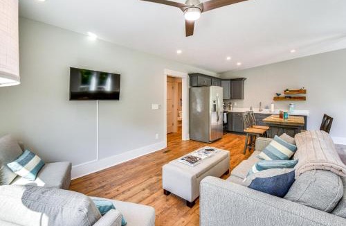 Reed Creek Apartment | Dock Access and Patio! Waterfront Apt in Hartwell