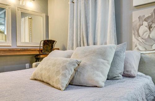 Dennis Apartment | Dock Access! Cozy 'Darlin' Suite' on Lake Granbury