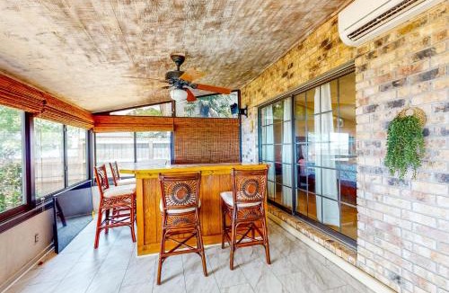 Florida Panhandle House | Dock! Bayfront Pensacola Retreat 10 Mi to Dtwn