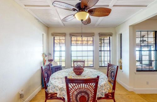 Florida Panhandle House | Dock! Bayfront Pensacola Retreat 10 Mi to Dtwn