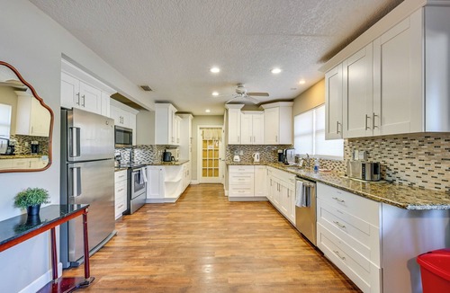 Orient Park Cottage | Dock & Beautiful Views! Spacious Bellows Lake Gem