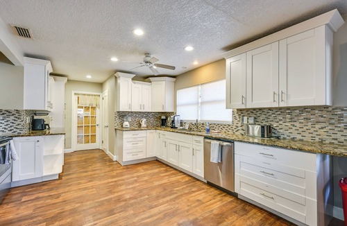 Orient Park Cottage | Dock & Beautiful Views! Spacious Bellows Lake Gem