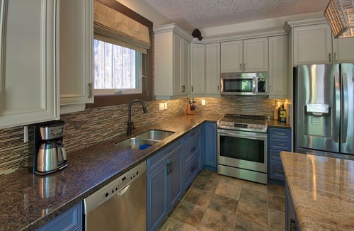 Grand Bend Cottage | Dock Cottage: Luxury Grand Bend Cottage For Your Pampered Vacation!