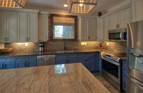 Grand Bend Cottage | Dock Cottage: Luxury Grand Bend Cottage For Your Pampered Vacation!