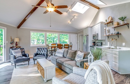 Gilbertsville House | Dock & Deck at Kentucky Lake Family Retreat!
