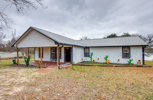 Jewett Cottage | Dock, Decks & Views: Lakefront Cottage