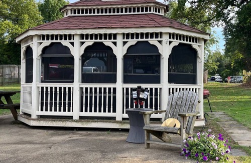 Edgewater RV Rental | Dock, Dine, & Unwind: The Ultimate Waterfront Glamp Spot