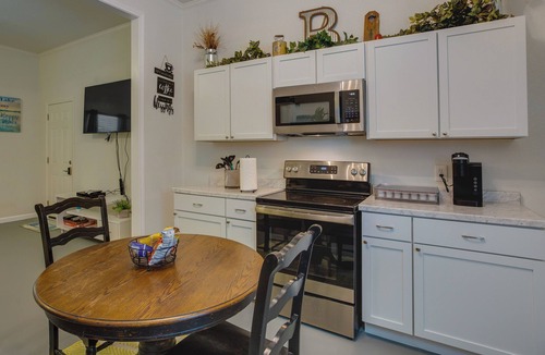 Wills Point Cottage | Dock & Fire Pit: Lake Tawakoni Vacation Rental!