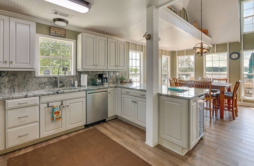 Milledgeville House | Dock & Fire Pit: Stunning Lake Sinclair Home!