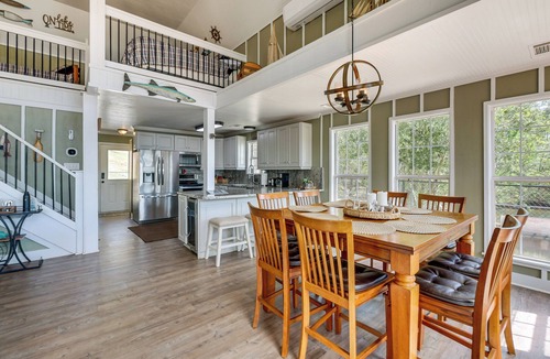 Milledgeville House | Dock & Fire Pit: Stunning Lake Sinclair Home!
