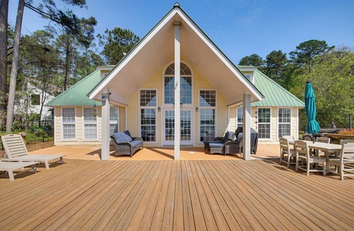 Milledgeville House | Dock & Fire Pit: Stunning Lake Sinclair Home!