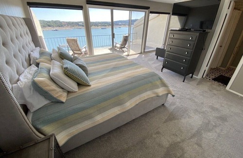 Briarcliff Condo | Dock for swimming & Fishing, pool & hot tub!