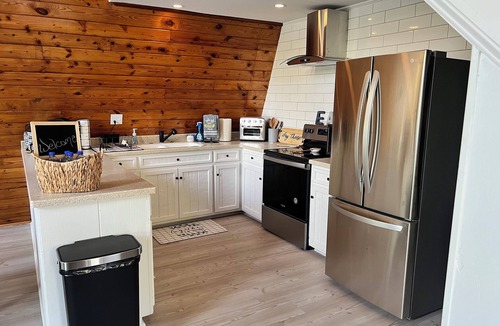 New London House | Dock Holiday - beautiful views on Badin Lake. Updates for 2026!