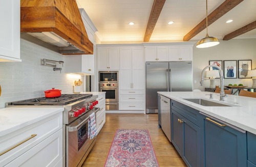 Wise House | Dock Holiday | Magnificent Main Lake Views | Hot Tub!