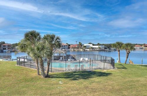 Harbor Oaks Apartment | Dock Holiday