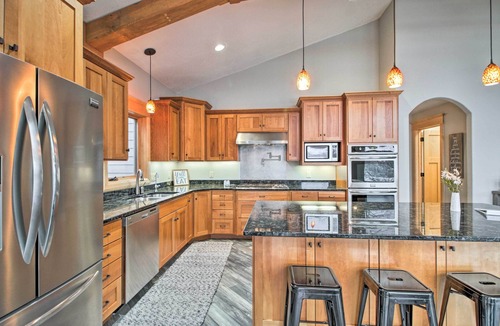 Alexandria House | Dock, Hot Tub & Game Room: Luxe Lake Latoka Home