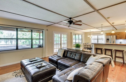 Whiteside Cottage | Dock & Hot Tub: Tennessee River Cabin Getaway