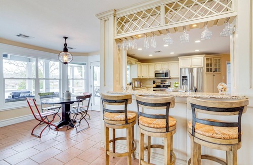 Enchanted Oaks House | Dock & Lake Access: Gem on Cedar Creek Reservoir