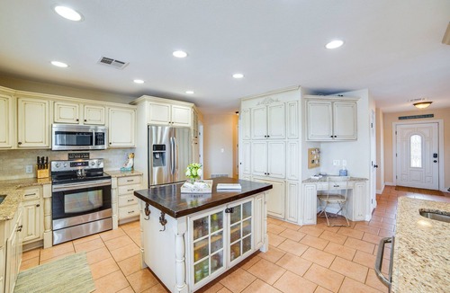 Enchanted Oaks House | Dock & Lake Access: Gem on Cedar Creek Reservoir