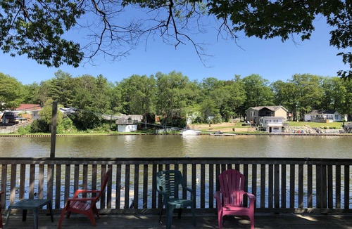 Wasaga Beach Cottage | Dock Life Cottage 2 - Riverside, 1 Bedroom, Wasaga