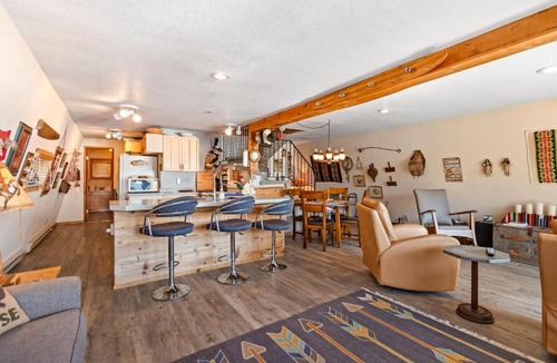 Bayview House | Dock's End Floating Home