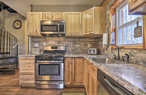 Pittsville Cabin | Dock w/Boat Slip: Cozy Cabin Near Leesville Lake!