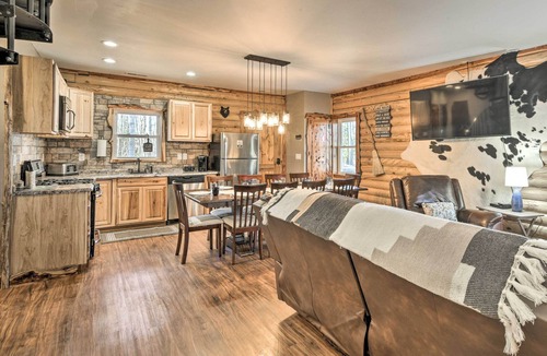 Pittsville Cottage | Dock w/Boat Slip: Cozy Cabin Near Leesville Lake!