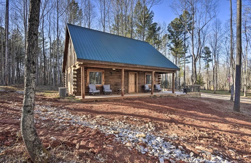 Pittsville Cottage | Dock w/Boat Slip: Cozy Cabin Near Leesville Lake!