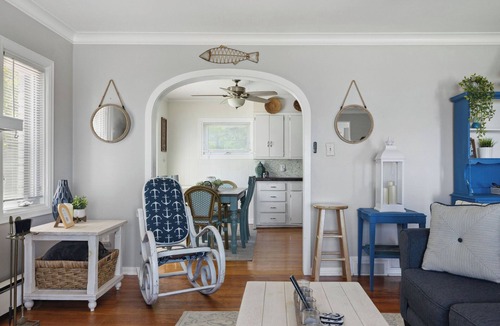 Bridgeport House | Dock & Waterfront at Lakeside Retreat