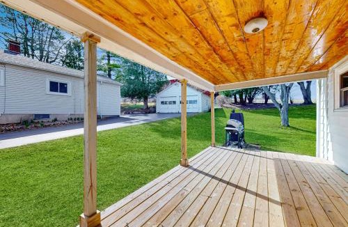 Auburn House | Dock! Waterfront Owasco Lake 'Moon Rise House'
