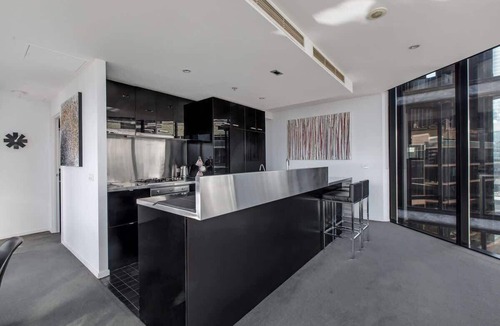 Docklands Apartment | Docklands City Escape Views, Pool, Gym & Parking