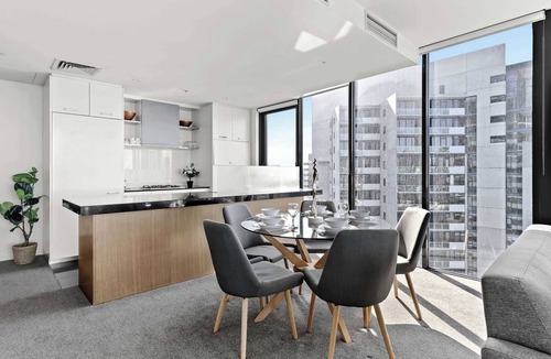Docklands Apartment | Docklands Harbour View 3BR with Free Parking
