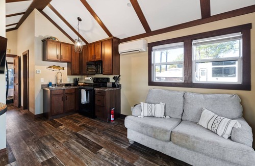 Gadsden House | Dockside at River Rocks Landing
